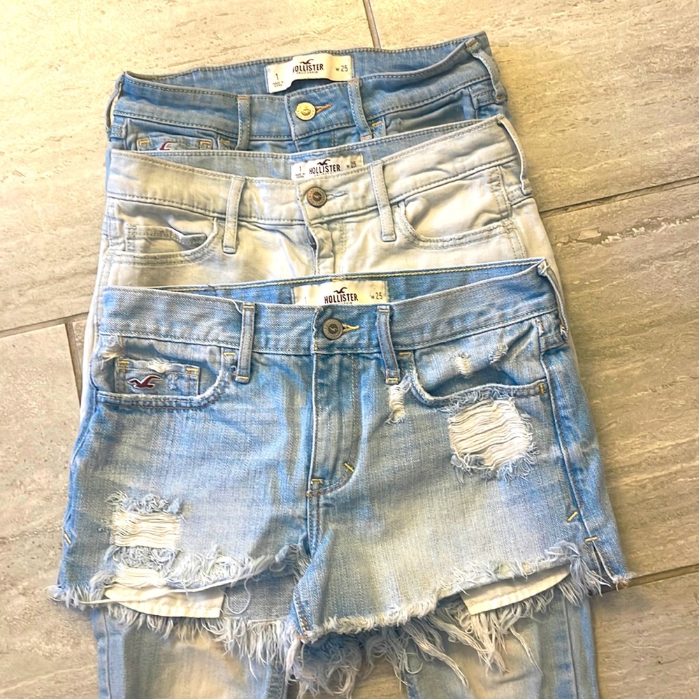3 piece Hollister bundle! 2 pairs of shorts + 1 pair of skinny jeans